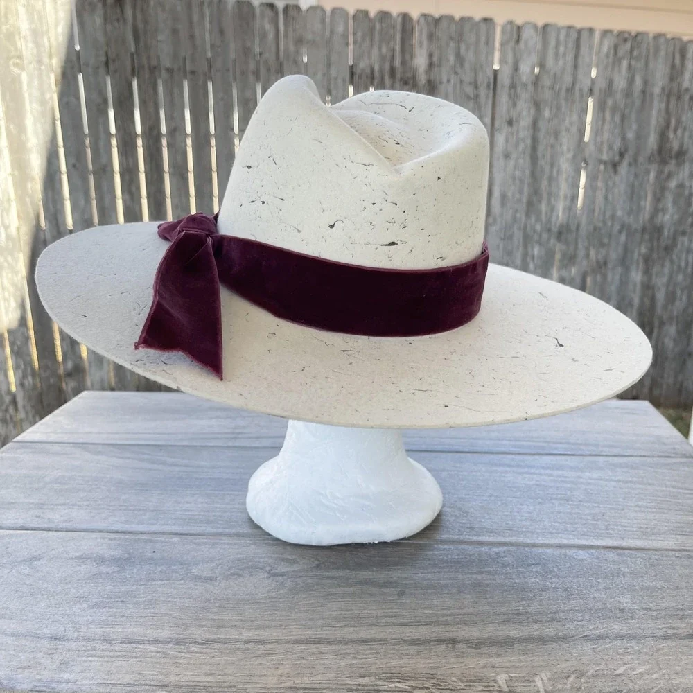 Rockin C Jaelyn Hat Women White Maroon Medium Velvet Band Cowgirl Fitted Western